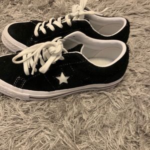 Black one star converse